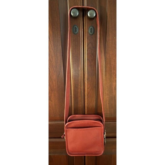 Vintage Coach Leather Camera Bag Crossbody Double Zip 9817 Red - Picture 3 of 14